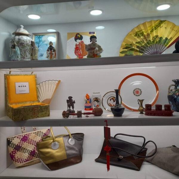 A photo inside the Alkira op shop.